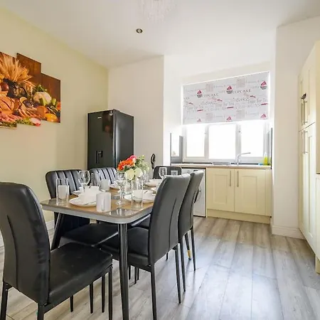 75Cr - Stylish 4-Bedroom House In Holbeck Apartment *