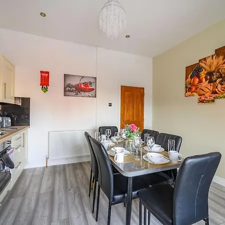 Apartment 75Cr - Stylish 4-Bedroom House In Holbeck *