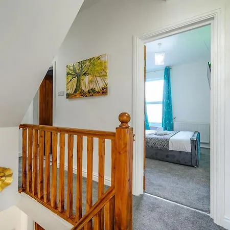 75Cr - Stylish 4-Bedroom House In Holbeck Apartment