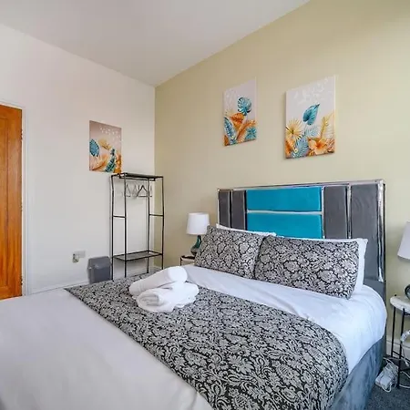 Apartment 75Cr - Stylish 4-Bedroom House In Holbeck *
