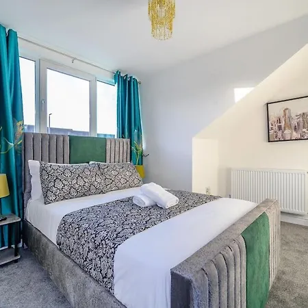 75Cr - Stylish 4-Bedroom House In Holbeck Apartment