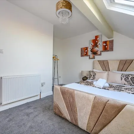Apartment 75Cr - Stylish 4-Bedroom House In Holbeck Leeds (West Yorkshire)